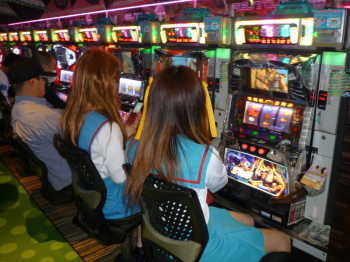 第2回 アイドルと待ち合わせ Inプレミアスロットラボ高槻店 一撃 パチンコ パチスロ解析攻略 第2回 アイドルと待ち合わせ Inプレミアスロットラボ高槻店 一撃 パチンコ パチスロ解析攻略